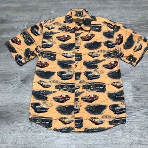 Clear water Outfitters men’s Car  shirt sz- med